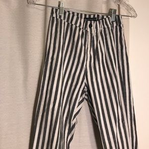 High waisted cropped brandy Melville pants!